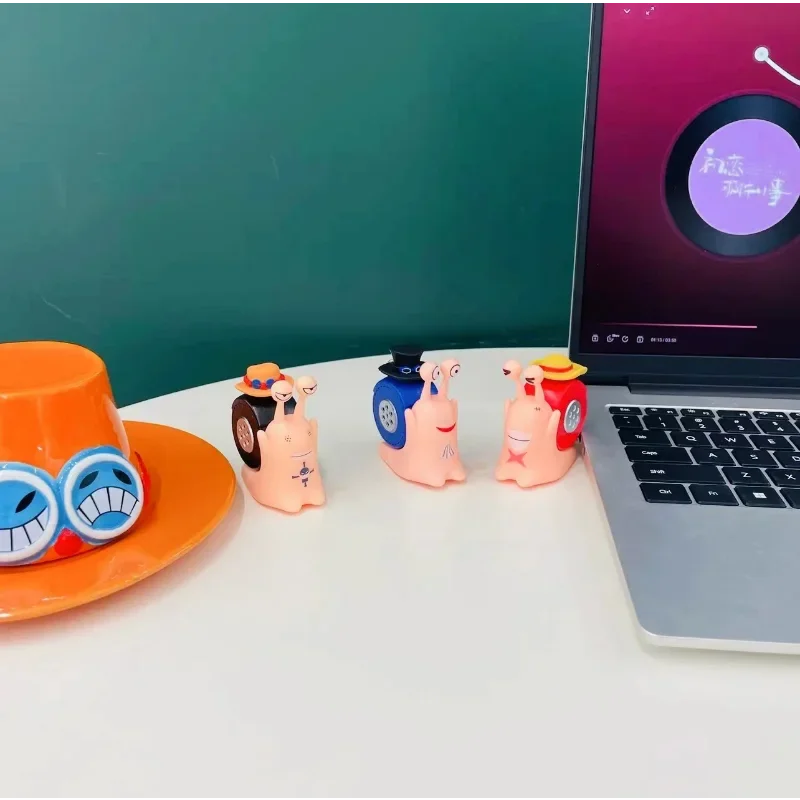 Den Den Mushi Figure - Image 4