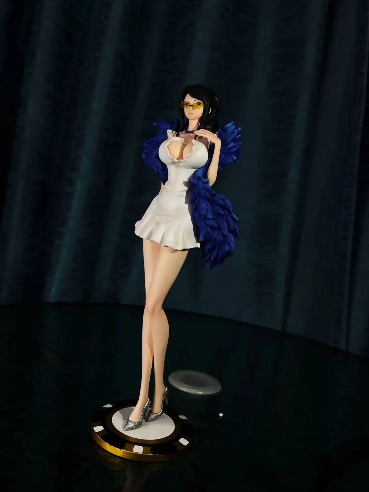 In Stock – JT 31cm ONE PIECE Golden City Series Nico Robin Figure - Image 7
